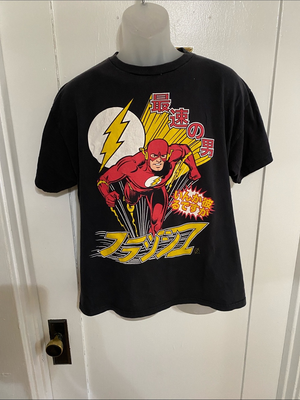 Vintage Delta Black Short-Sleeve Flash Graphic Tee with Red & Yellow Print 2007